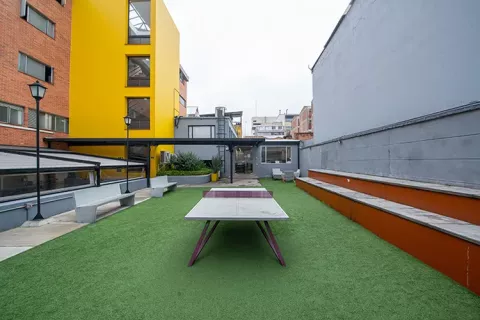 Espacio del exterior del CET