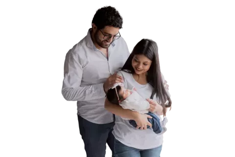 Pareja con su recién nacido