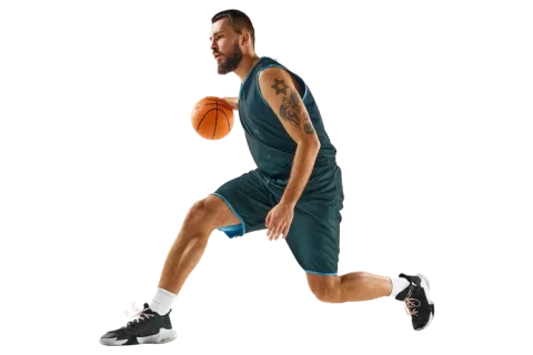 Hombre jugando baloncesto