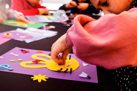 Niños haciendo actividades lúdicas