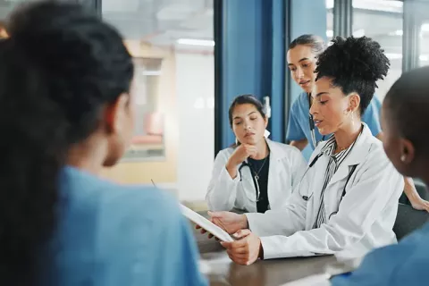 Personal medico reunido