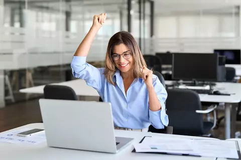Mujer finaliza su afiliación a Colsubsidio