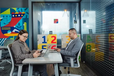 Haciendo contrato de vivienda nueva