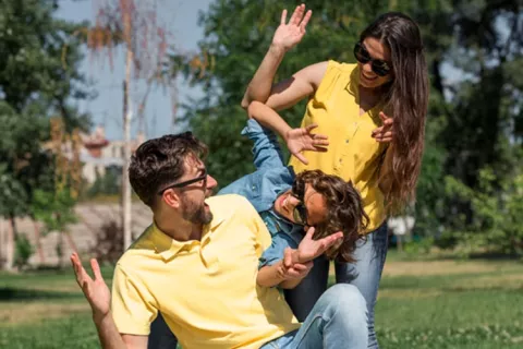 Familia tomándose una foto