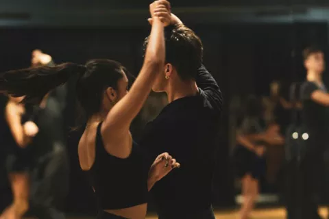 Pareja bailando tango