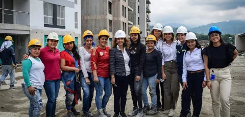 Creadores de oportunidades laborales para las mujeres