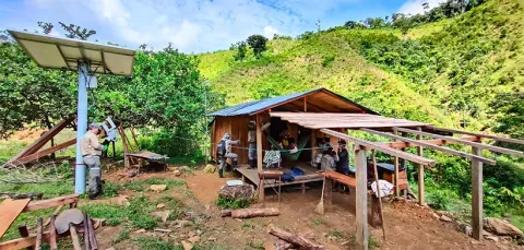 Lleva energía solar a hogares en zonas remotas y escasos recursos