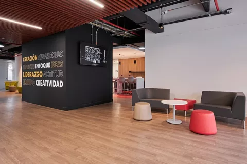 Espacios del Centro para el Desarrollo Empresarial y del Talento