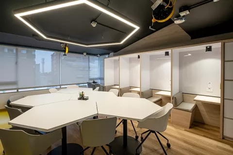 Espacios colaborativos del Centro para el Desarrollo Empresarial y del Talento