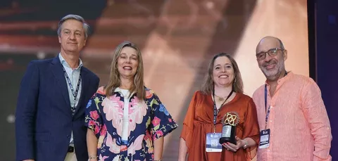 Colsubsidio recibiendo el premio andesco