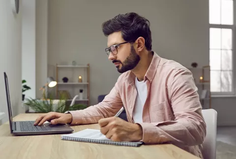 hombre trabajando 