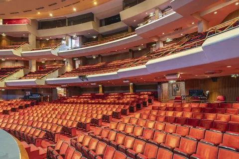 Explora el emblemático espacio del Teatro Colsubsidio