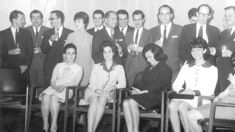 1957 inicia la Caja de Subsidio Familia - Colsubsidio