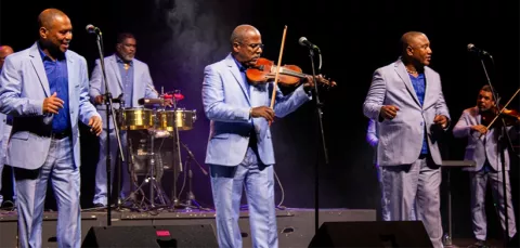 Grupo musical Orquesta Aragón en el Teatro Colsubsidio.