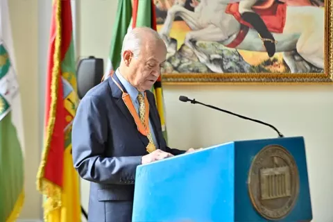 Director Luis Carlos Arango en su discurso sobre la premiación a Colsubsidio