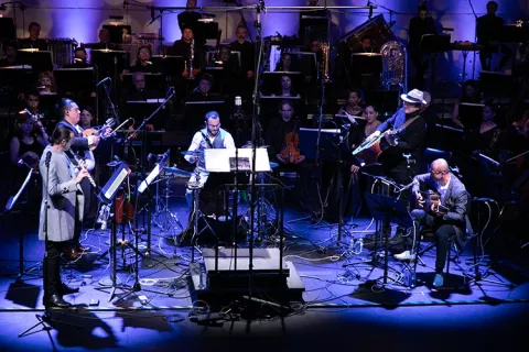Ensamble Cruzao junto a la Orquesta Filarmónica de Bogotá 