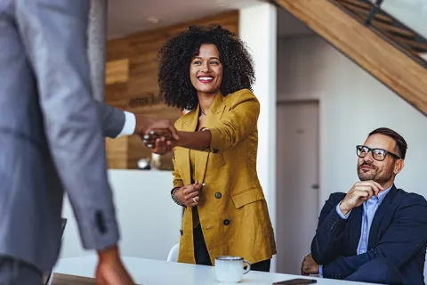 Gestiona el relacionamiento con clientes