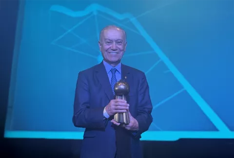 Director General: Luis Carlos Arango recibe premio al mejor líder empresarial 2025.