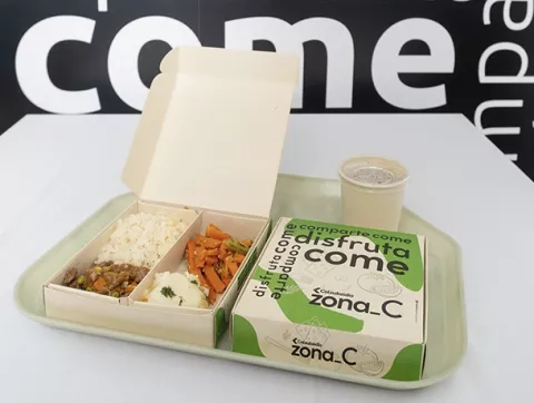 Comida servida y preparada por los servicios de alimentación transportada de Colsubsidio