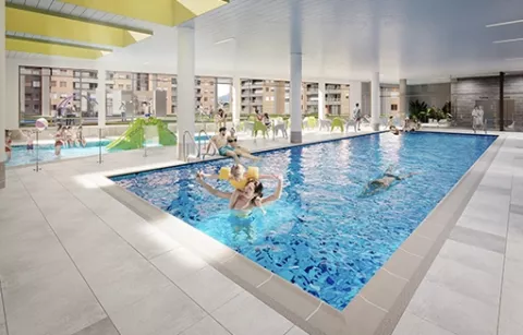 Piscina del conjunto Arbórea muestra adultos nadando.