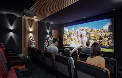 Cinema de Centriko muestra a una familia viendo películas.