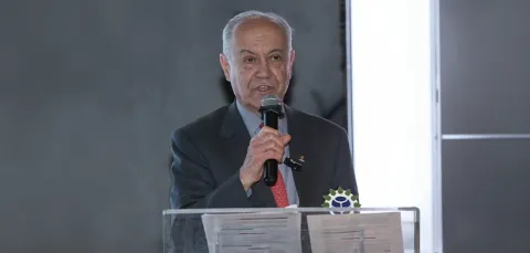 Luis Carlos Arango Vélez  fue reconocido como líder empresarial hombre.