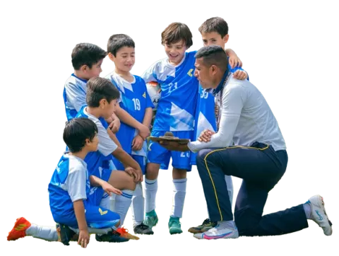 Entrenador deportivo de Colsubsidio conversa con sus futbolistas