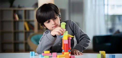 Niño en clases de estimulación bebés de Colsubsidio