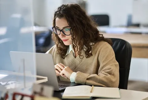 Domina los procesos de venta y gestión de clientes utilizando tecnología de vanguardia