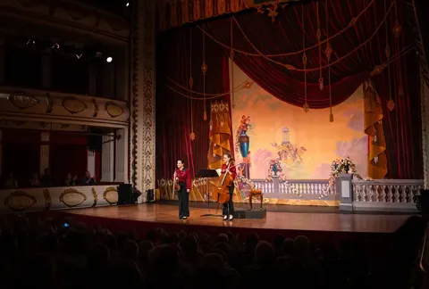 Visual de un teatro.  