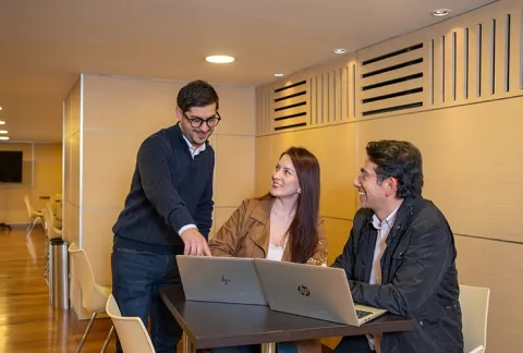 Trabajadores de Colsubsidio comparten ideas en espacios colaborativos
