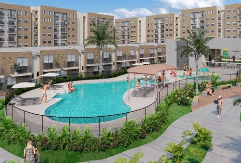 Piscina Palma Real, muestra la zona de piscina para adultos y niños.