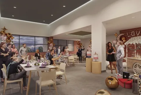 Salón social de Rosa Amatista muestra personas celebrando un evento