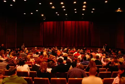 Teatro Colsubsidio para conferencias y eventos empresariales.