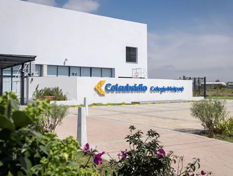 fachada del colegio colsubsidio maiporé