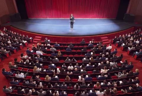 speaker en el teatro colsubsidio, eventos empresariales