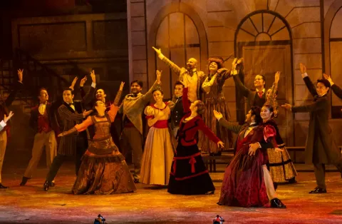 Actores del musical de Misi en escena. 